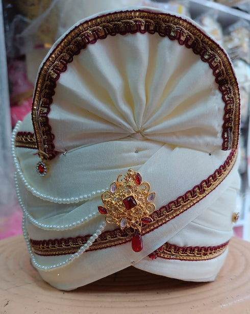 Cream And Red Pagdi With White And Red Kundan